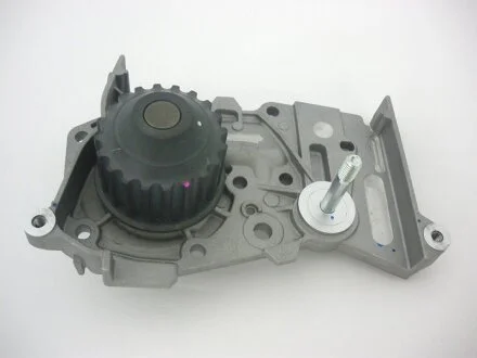 Насос водяний RENAULT CLIO, KANGOO, MEGANE (вир-во) GMB GWR-15A