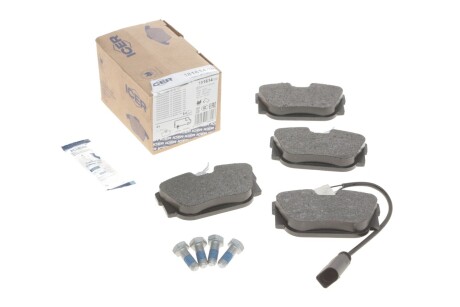 Колодки гальмівні (задні) VW T4 90-03 R15 (+датчик) UA63 ICER 181614-700