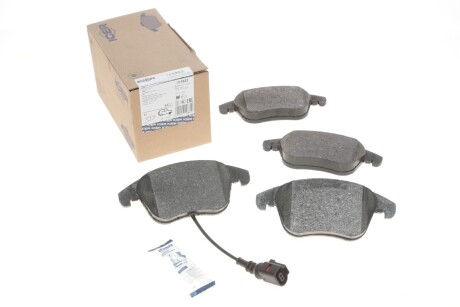 Колодки гальмівні (передні) Audi Q3 11-18/VW Passat B8 14-/Tiguan 07-/Sharan 10- (+датчик) UA63 ICER 181923