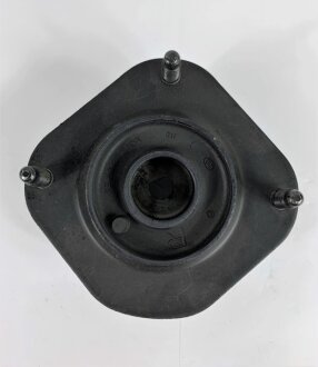 Опора амортизатора гумометалева УЦІНКА. ВІДСУТНЯ УПАКОВКА. MAZDA 626 IV(GE)/MX-6(GE) 1991-1997 REAR L -ua LEMFORDER 29335 01