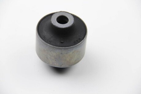 Сайлентблок важеля OPEL MOVANO, RENAULT MASTER III 10 перед. міст ззаду LEMFORDER 34970 01