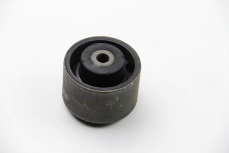 Опора двигуна гумометалева CITROEN/PEUGEOT  AX/BERLINGO/BX/C15/ZX/106/306/309/405/PARTNER 1982=> REAR -ua LEMFORDER 36480 01