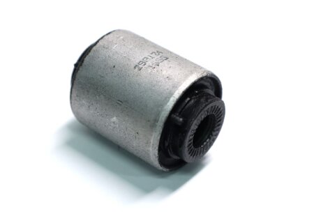 Сайлентблок важеля CITROEN C4 PICASSO II, PEUGEOT 308 II 13- перед. міст (C.I.U LEMFORDER 37930 01