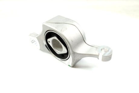 Сайлентблок важеля MERCEDES GL-CLASS (X166)/M-CLASS (W166) 06/11=> FRONT R -ua LEMFORDER 39702 01