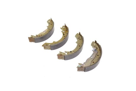 Колодка гальм. барабан. BMW/RENAULT/SUZUKI/VOLVO 3 SERIE/EXPRESS/VITARA/360 задн. LPR 07050