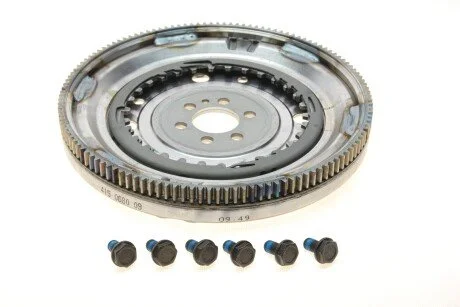 Маховик AUDI A1, A3, SEAT IBIZA IV, SKODA FABIA II, KAROQ, VW PASSAT B6, В7, JETTA IV(вир-во LUK) LuK 415 0680 09