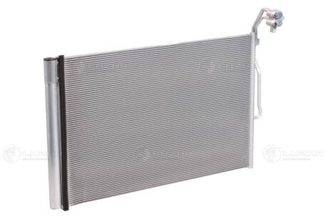 Радіатор кондиціонеру Touareg II (10-) з ресивером (LRAC 1858) LUZAR LRAC1858