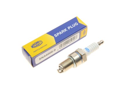 Свічка запалювання Renault Trafic/19 1.4/1.6 80-90/VW Golf/Jetta 1.5 77-84 (SNA6006-9) (opt-om) MAGNETI MARELLI 062609000006