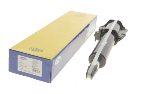 Амортизатор (передній) MB Sprinter 208-316/VW LT 28-35 96- (4038G) UA63 MAGNETI MARELLI 354038070000