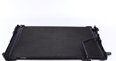 Радіатор кондиціонера MB C-class (W203/W204/ CLS (C218)/E-class (W212) 05- MAHLE UA63 MAHLE / KNECHT AC 786 000S