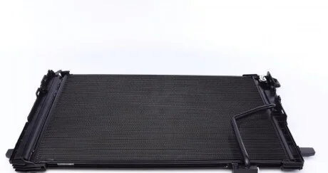 Радіатор кондиціонера MB C-class (W203/W204/ CLS (C218)/E-class (W212) 05- MAHLE UA63 MAHLE / KNECHT AC 786 000S