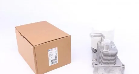 Радіатор охолодження мастила двигуна MAHLE / KNECHT CLC 191 000S
