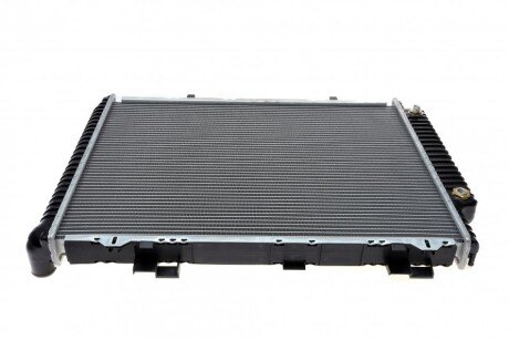 Радіатор охолодження MB E-class (W210) 4.2-5.0/3.0D 95-03 MAHLE (opt-om) MAHLE / KNECHT CR 245 000S