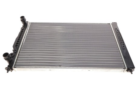 Радіатор охолодження Audi A6/VW Passat 1.9TDI 97- (МКПП) (632x385x32) MAHLE UA63 MAHLE / KNECHT CR 647 000S