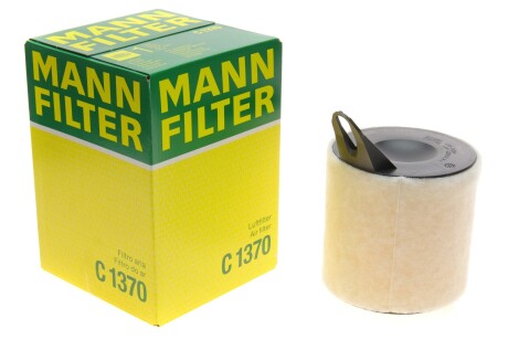 Фільтр повітряний BMW 1 (E81/E87)/3 (E90-E93) 1.6i N43/N45 07-13 -FILTER UA63 MANN C 1370