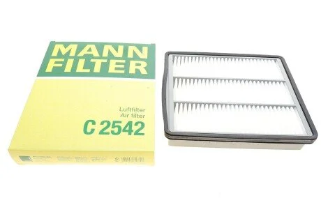 Фільтр повітряний Hyundai Terracan 2.5TD/2.9CRDI/3.5 V6 01-06 -FILTER (opt-om) MANN C 2542