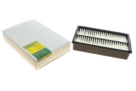 Фільтр повітряний Mazda 3 2.0MZR 09-13/5 2.0MZR 10-/CX-7 2.2MZR-CD 09-13 -FILTER UA63 MANN C 28 017