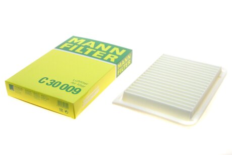 Фільтр повітряний TOYOTA CAMRY (XV30/40/50) 2.4-2.5 01- MANN C 30 009