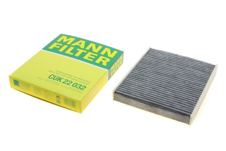 Фільтр салону TOYOTA HILUX 15-, CAMRY 17- вугільний MANN CUK 22 032