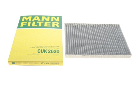 Фільтр салону Renault Koleos 2.0 dCi 08- (вугільний) -FILTER UA63 MANN CUK 2620