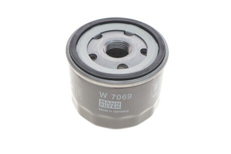 Фільтр масляний -FILTER MANN W 7069