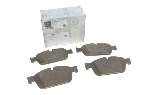 Колодки гальмівні (передні) MB M-class/GLE (W166) 11-18/GL-class (X166) 12-19 MERCEDES (opt-om) MERCEDES-BENZ 0004200405