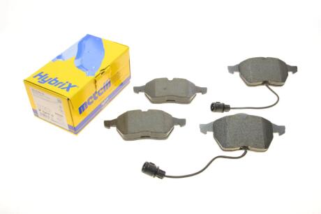 Колодки гальмівні (передні) Audi 100 90-94/Audi A6 94-97 (+датчики) UA63 Metelli 22-0181-0