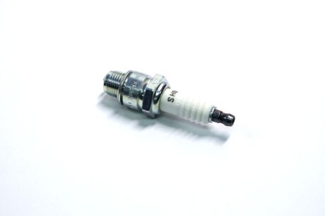 Свічка запалювання МОТО NGK B8HS