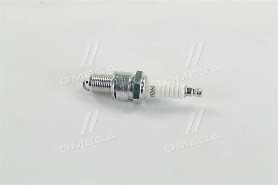 Свеча зажигания ВАЗ 2108-099, 2101-2107, MERCEDES, VW (выр-во) NGK BP6ES (фото 1)