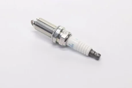 Свеча зажигания VOLVO S 80 II 2.5 T 07- (пр-во) NGK ILFR6K8