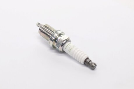 Свічка запалювання ZFR5F-11 NGK V-LINE 40