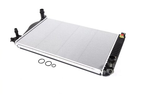 Радіатор охолодження AUDI A6/S6 (C6) (04-) 2.8-3.2 FSI AT NISSENS 60236A