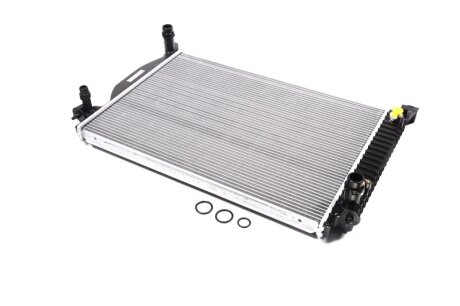 Радіатор охолодження AUDI A4/ S4 (00-) 3.0/3.2 NISSENS 60307A