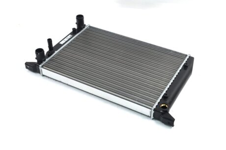 Радіатор охолодження AUDI 80/90 (B3) (86-) 1.4 NISSENS 604611