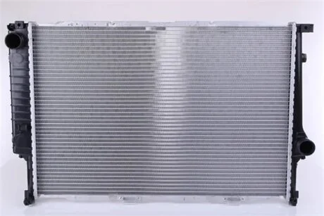 Радіатор охолоджування BMW 530I-730I AC 92- -ua NISSENS 60622A