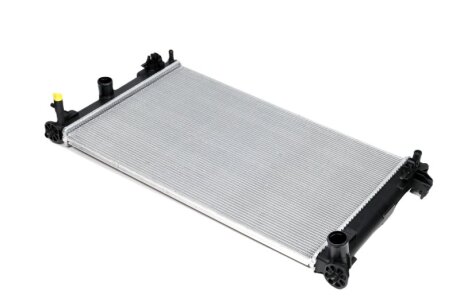 Радіатор охолодження NISSENS 606838