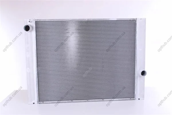 Радіатор охолоджування BMW 5-SERIES E60-E61 (03-) 545I/ M /AC+/-(09/03-) OE 1711.7.532.770, 7.532.770 -ua NISSENS 60764 (фото 1)