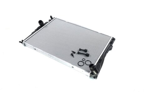 Радіатор охолодження BMW 1 E81-E82-E87-E88/3 E90-E91-E92-E93 NISSENS 60786A