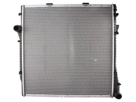 Радіатор охолодження BMW X5 E53 (00-) 3.0-4.8i (вир-во Nissens) NISSENS 60787A