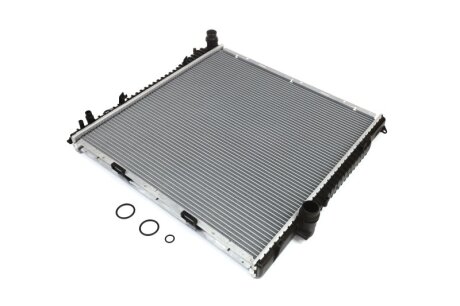 Радіатор охолодження BMW X5 E53 (00-) NISSENS 60788A