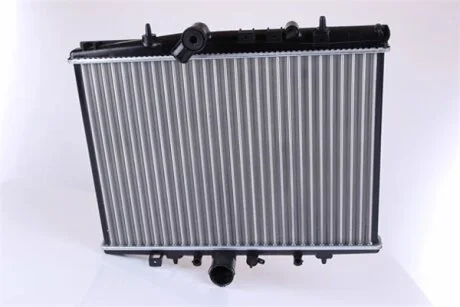 Радіатор охолоджування NISSENS 61294A