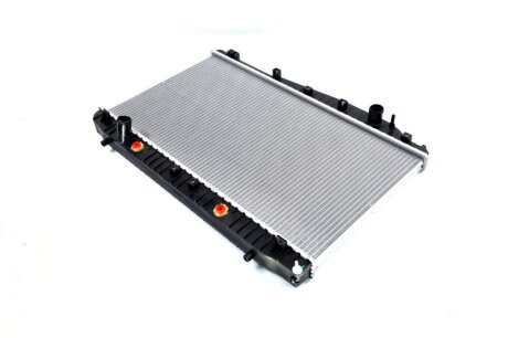 Радіатор охолодження CHEVROLET Evanda (V200) NISSENS 61639