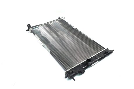 Радіатор охолодження DAEWOO NEXIA (94-) NISSENS 61651A