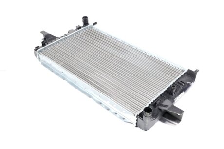 Радіатор охолодження FORD SIERRA (87-) 2.0 NISSENS 62224