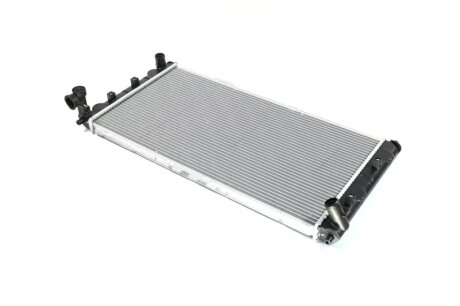 Радиатор охлаждения MAZDA 323F 1.5-1.8 NISSENS 62382A