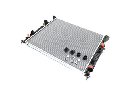 Радіатор охолодження MERCEDES GL, ML-CLASS W 164 (06-) NISSENS 62576A