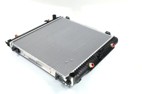 Радіатор охолодження MERCEDES GW-CLASS W 463 (89-) NISSENS 62599A