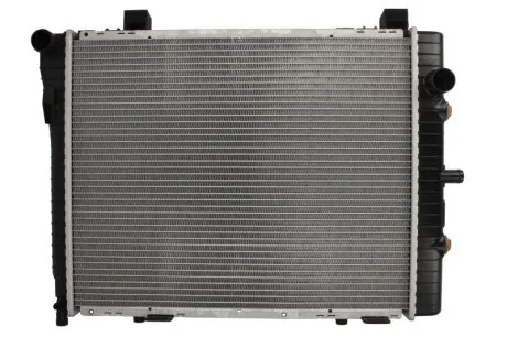 Радіатор охолодження MERCEDES C-CLASS W202/CLK-CLASS W208 (вир-во Nissens) NISSENS 62712A