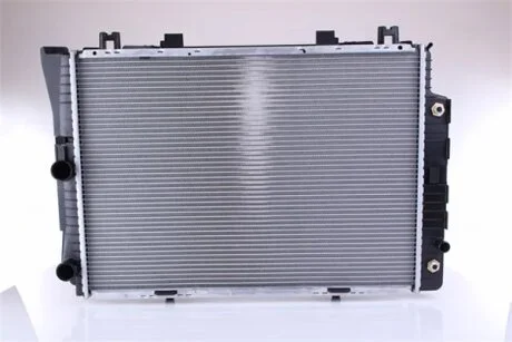 Радіатор охолоджування MERCEDES 300 SE AUT. AC 92- -ua NISSENS 62746A