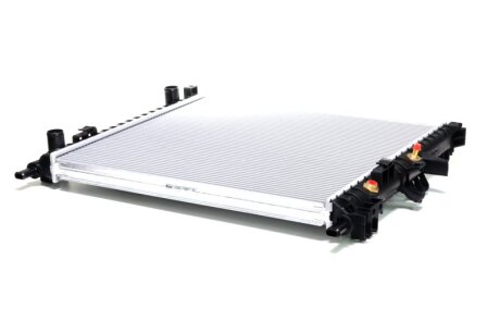 Радіатор охолоджування MERCEDES W163 270 CDI 99- -ua NISSENS 62787A